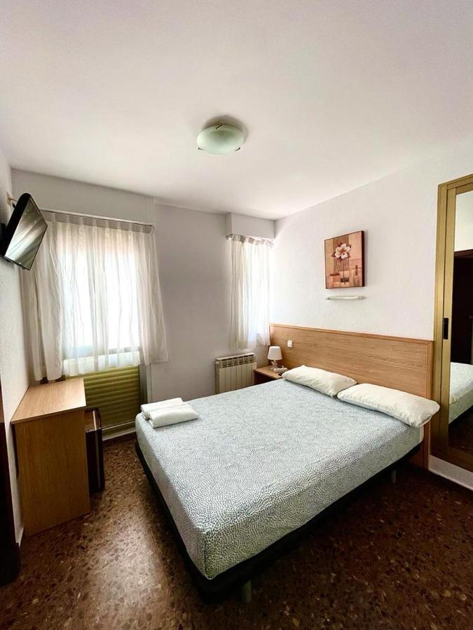 Hostal Milmarcos Zaragoza Dış mekan fotoğraf