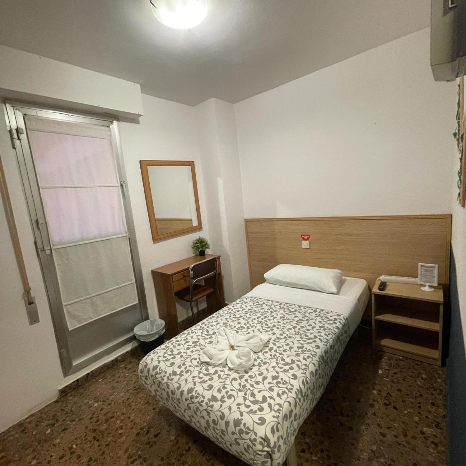 Hostal Milmarcos Zaragoza Dış mekan fotoğraf