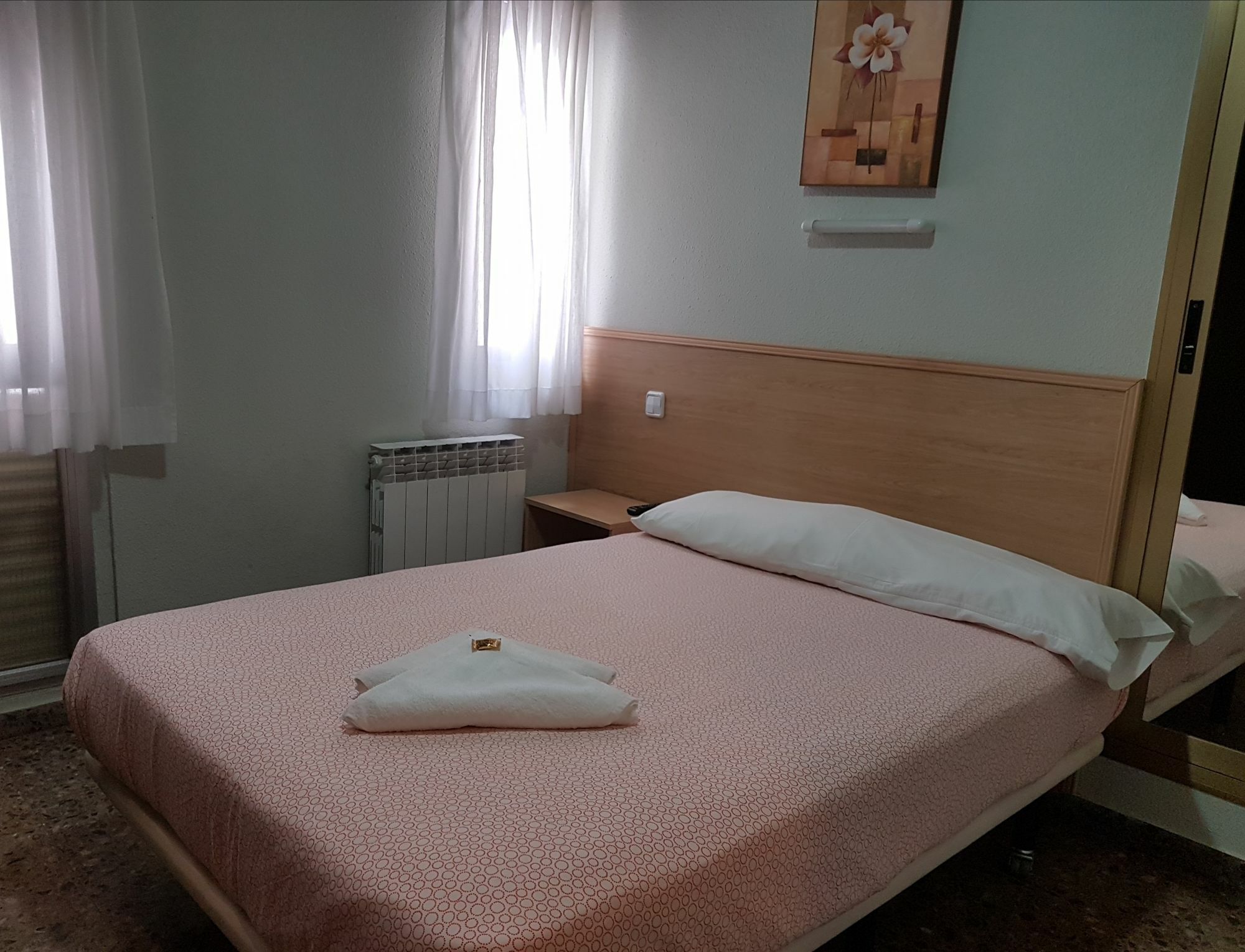 Hostal Milmarcos Zaragoza Dış mekan fotoğraf