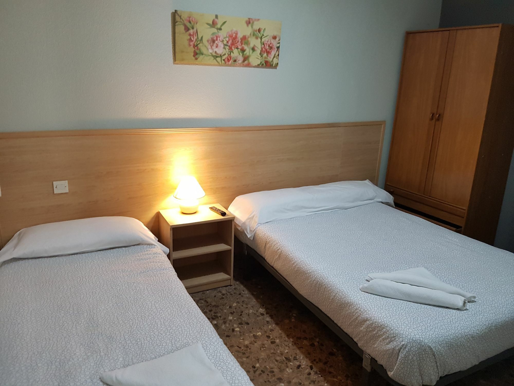 Hostal Milmarcos Zaragoza Dış mekan fotoğraf